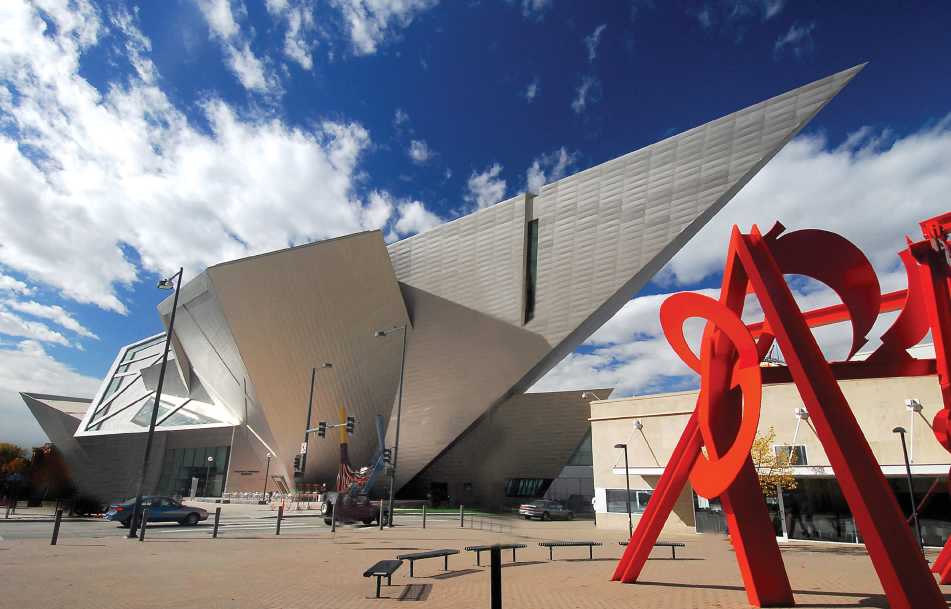 denver-art-museum-exterior-sculpture